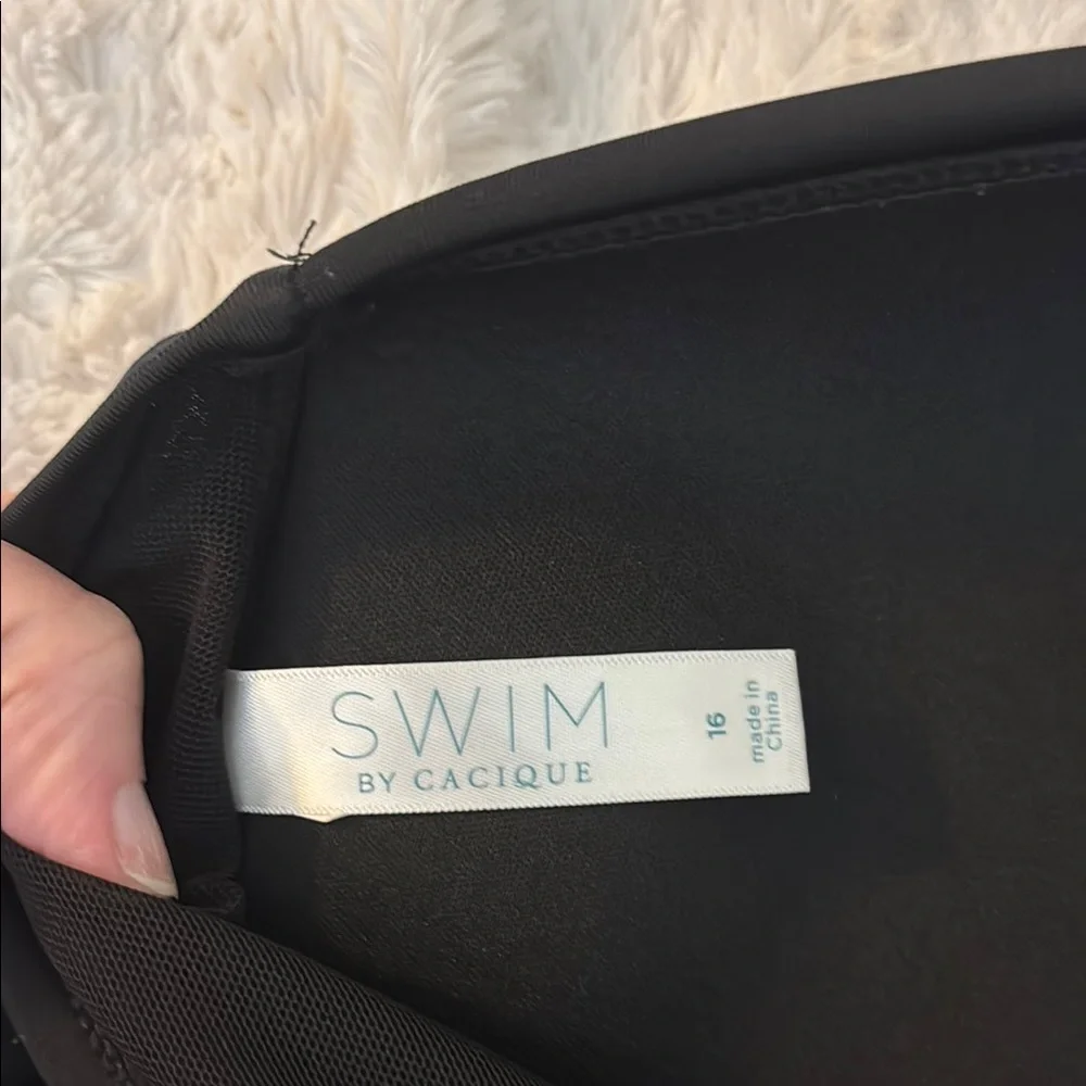 Cacique Black and Red Bikini with Halter Top and High-Waisted Bottom - Picture 4 of 11